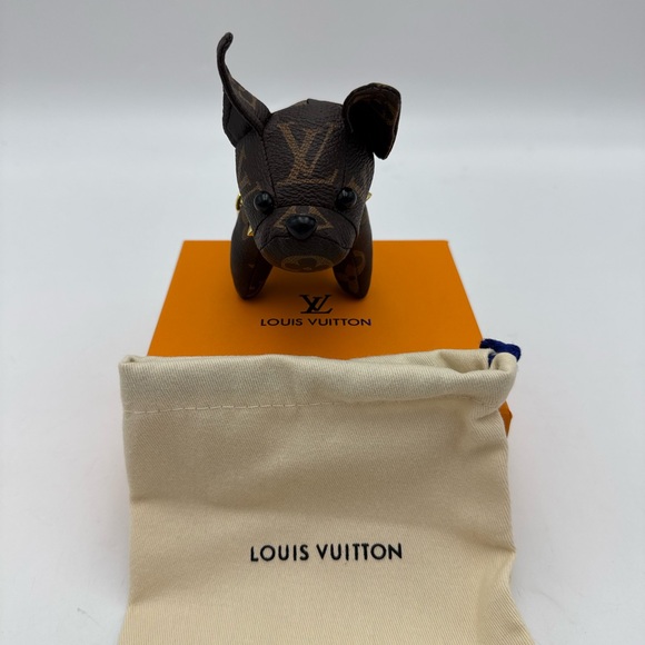 LV Dog Keychain - Picture 2 of 6